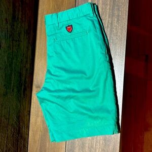 Men’s green Ralph Lauren cotton twill flat front shorts 8” inseam size 30 waist